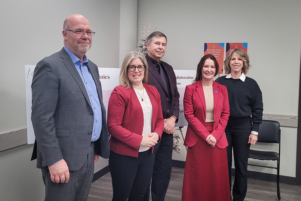 In the back from left to right: Hon. René Legacy, Minister of Finance; Hon. Dr. John Dornan, Minister of Health. In the front, from left to right: Hon. Susan Holt, Premier of New Brunswick; Dr. France Desrosiers, CEO and President, Vitalité Health Network;and Danie Haché LeBlanc, patient of a collaborative care clinic in the Bathurst area